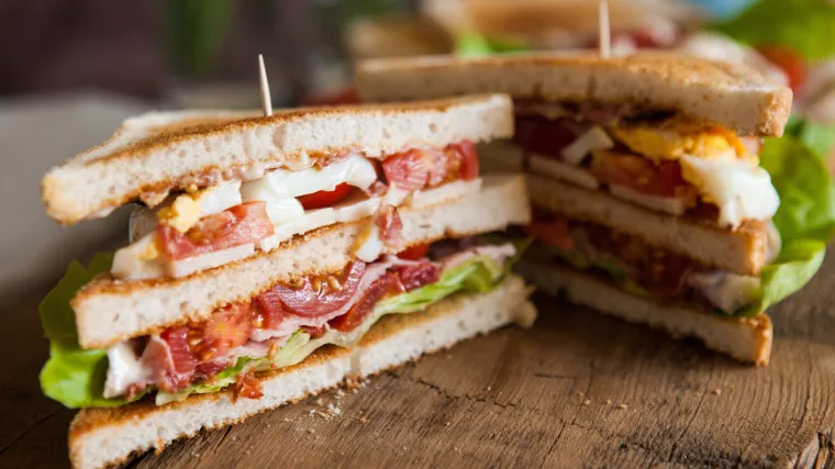 Ustrijelio ga vatrenim oružjem: Gost ubio konobara jer je predugo čekao sendvič