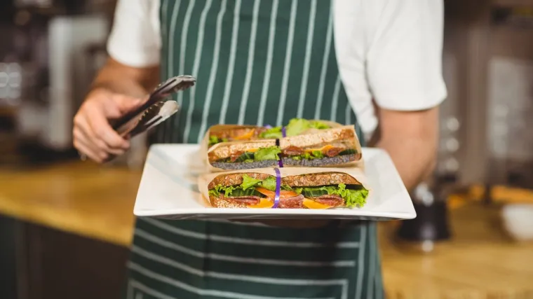 Gost ubio konobara jer je predugo čekao sendvič