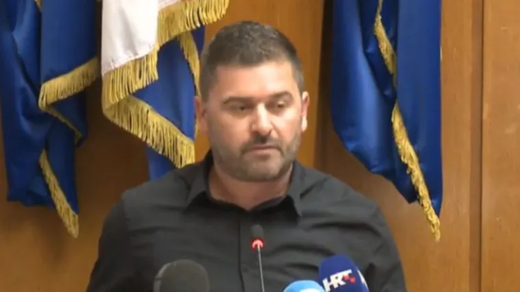 'Moga bi im glavu rascipiti palicom. Istetovirat ću im bana Jelačića na čelo'