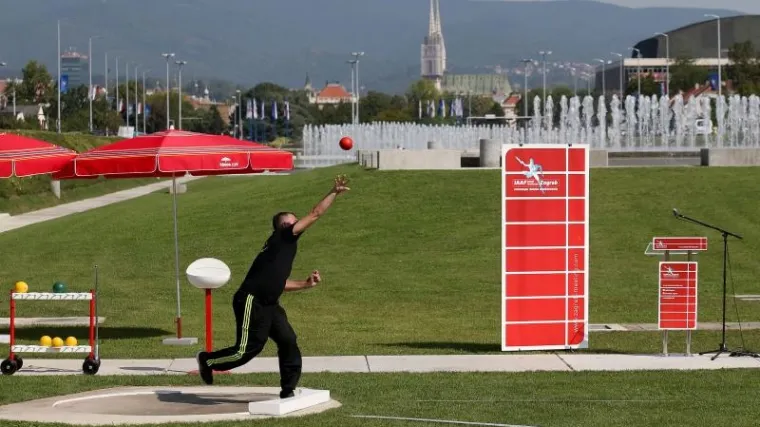 Bacanje kugle - Težina kugle za bacanje