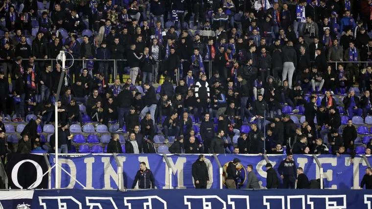 Na stadionu oko 22.500 navijača: &Scaron;estorica Dinamovih navijača privedeni zbog alkoholiziranosti