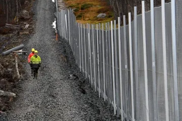 Počelo postavljanje četiri kilometra panel-ograde na Kupi