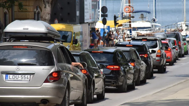 A računi i porez? Pulski franjevci parking naplaćuju milodarom - od 500 kuna mjesečno
