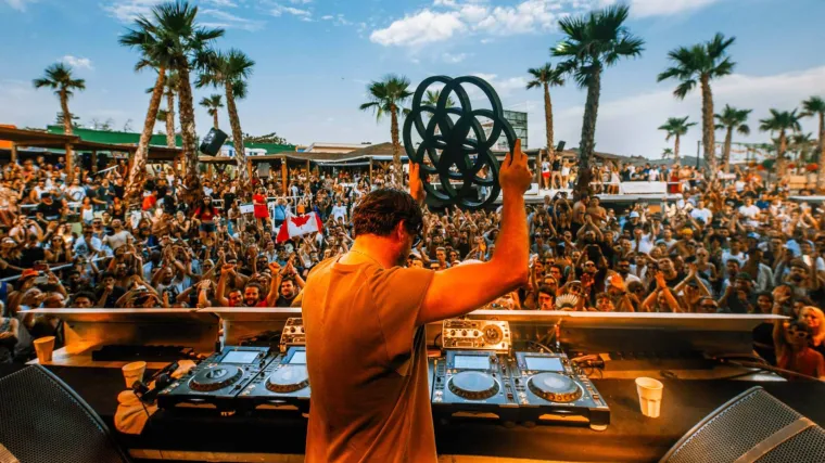 OK, znamo da je piće skupo, ali da ovoliko koštaju voda i burek?!