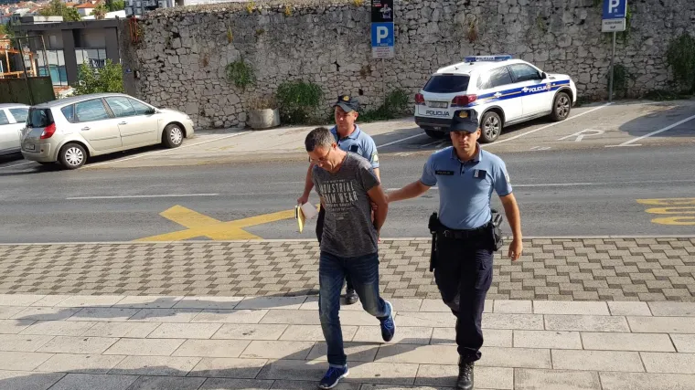 Poku&scaron;avali dopremiti 342 kg marihuane u Zagreb