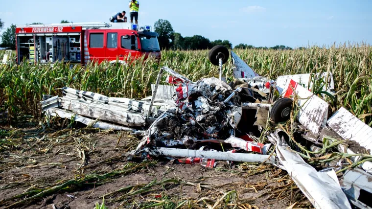 Sudario se manji avion s helikopterom, poginulo petero ljudi, uključujući i jedno dijete