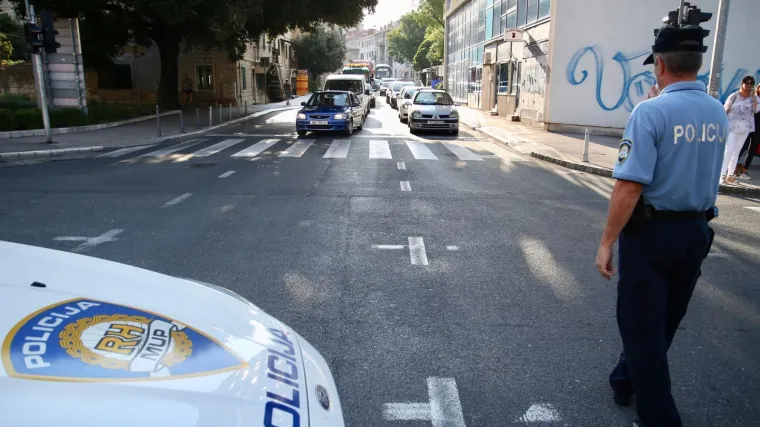 Par iz Splita tražio dadilju, javila im se 18-godi&scaron;njakinja, ali kad je stigla u Hrvatsku dočekao ju je horor