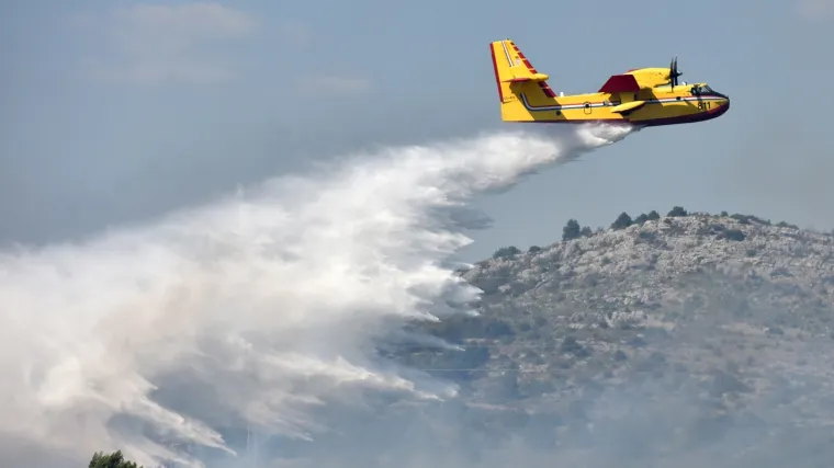 Na teren kod Knina upućene dodatne zračne snage: 'Povr&scaron;ina je zagrijanija nego jutros'