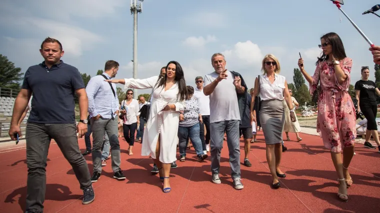 Bandiću se nije svidjelo pitanje pa vulgarno dobacio novinarki: 'Da vi znate kako me rajcate'