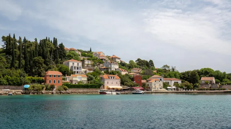 More na plaži kod Dubrovnika oneči&scaron;ćeno fekalijama: Nemojte se tamo kupati!