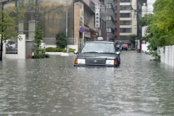 Evakuirano 810.000 ljudi; jedna osoba je poginula