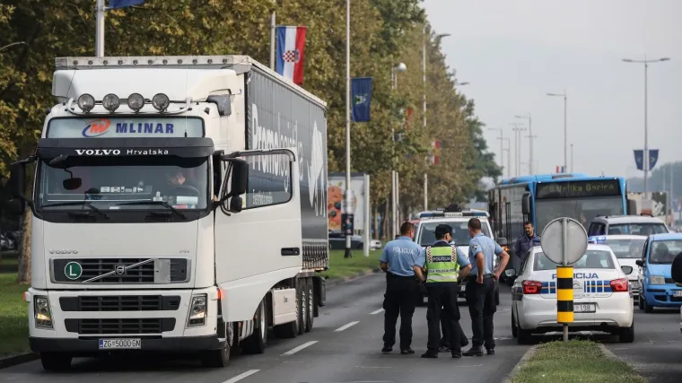 Kaos u Novom Zagrebu: Dvije prometne nesreće u razmaku od 15-ak minuta, nastale velike gužve