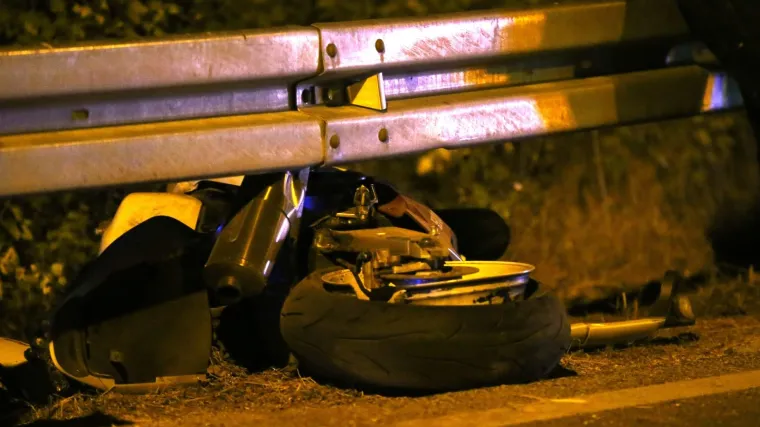 Motociklist (22) sletio s ceste i poginuo na mjestu