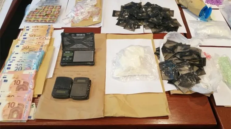 FOTO Dolijali u Puli: Britanski dileri 'pali' s drogom vrijednom 1,2 milijuna kuna