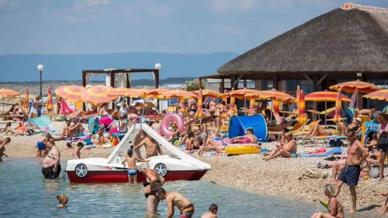Pola stoljeća ribarske fešte: Na crikveničkoj rivijeri odmara 20.000 turista
