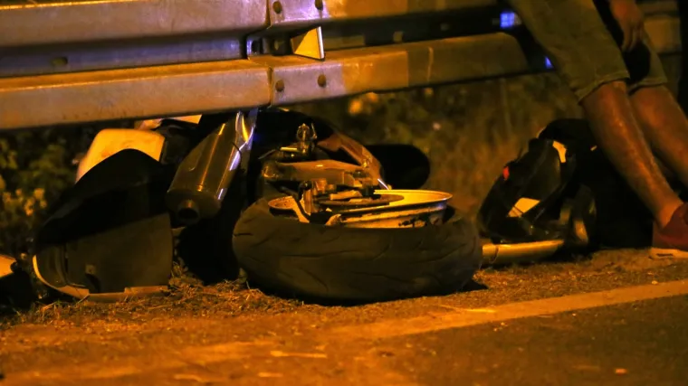 Na putu prema moru sudarili se s kamionom, dvije osobe izgubile život