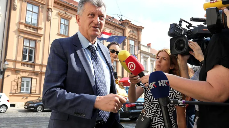 'Ovo vaše je bilo neprimjereno s glupošću'