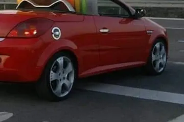 Turist u kabrioletu zabavio vozače u Dalmaciji; 'Zaštita od vjetra level ultra pro'