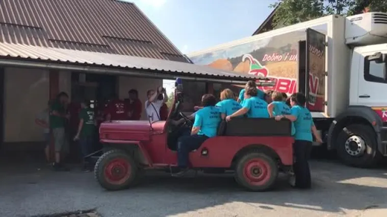 Križevačke vatrogaskinje popele se u Jeep