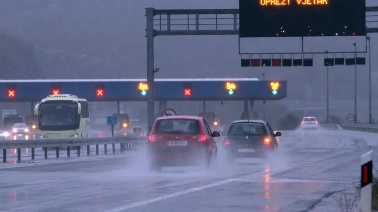 Pazite ako idete ovim cestama, trenutno je vožnja njima jako opasna
