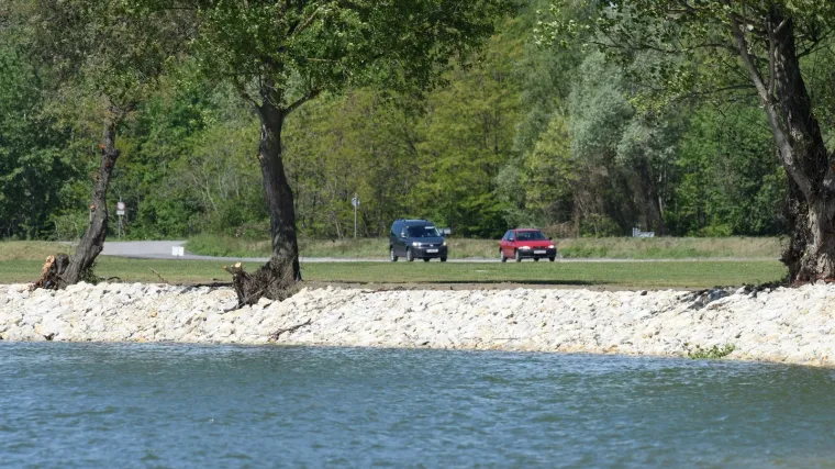 Policija moli pomoć građana: U jezeru HE Dubrava pronađeno mrtvo tijelo nepoznatog mu&scaron;karca