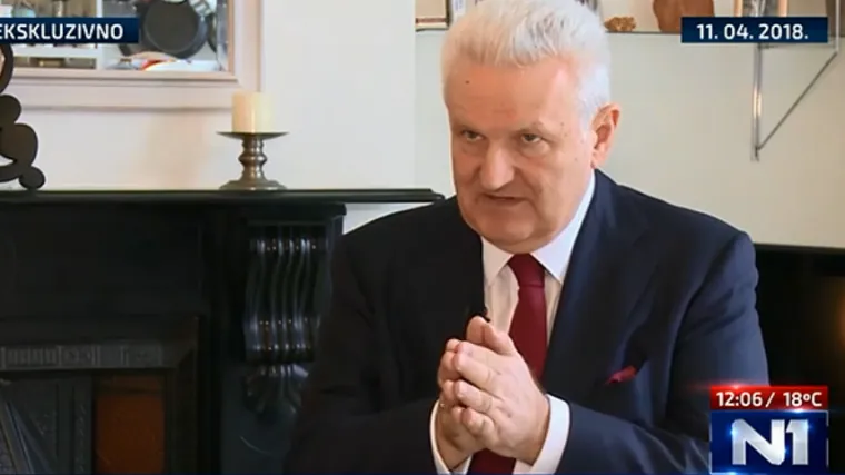 Uvjeren je da su svi protiv njega. Kaže da je on gradio Hrvatsku, ali nije čitao ugovore i ni&scaron;ta nije znao