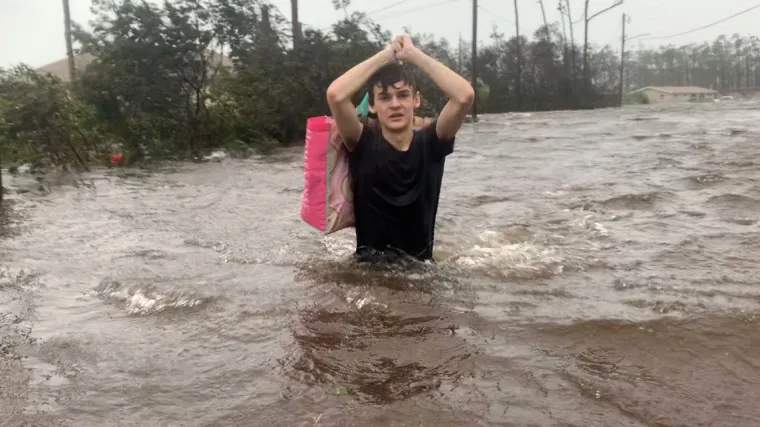 Uragan Dorian ubio je 20 ljudi: 'Čitava naselja su nestala ili pod vodom, pitanje je kako doći do ljudi'