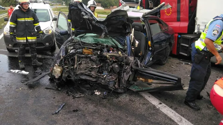 Stravična prometna nesreća kod Slatine: Sudario se s kamionom i na mjestu poginuo