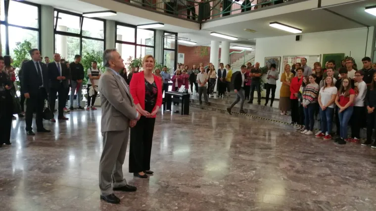 Predsjednicu preplavile emocije: Prisjetila se svojeg prvog dana &scaron;kole i ispričala priču o sloniću Hortonu