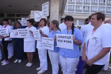 Prosvjed medicinara ispred karlovačke bolnice