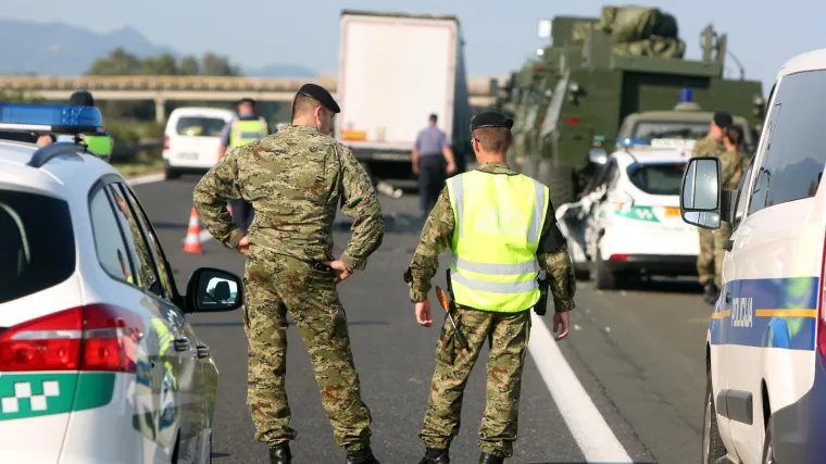 Policija otkrila detalje nesreće u kojoj je poginuo vojni policajac: 'Stajao je uz automobil...'