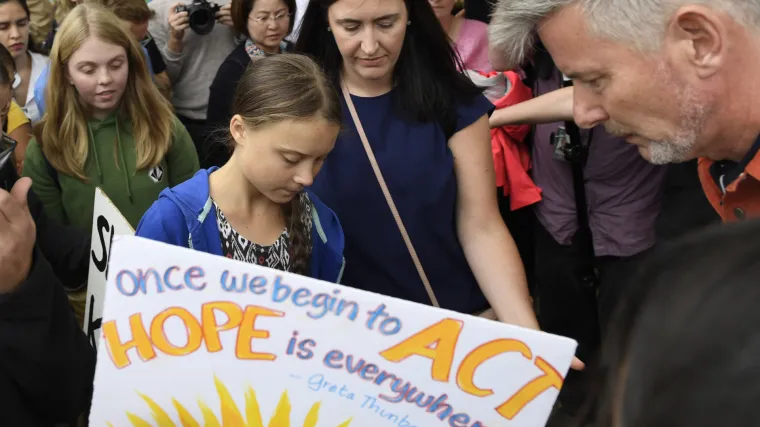 Greta Thunberg s klimatskim aktivistima stigla Trumpu pred vrata: 'Nikada ne odustajte!'