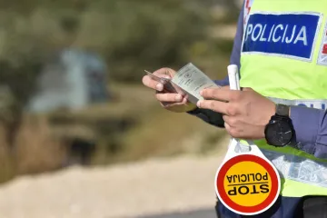 Srušili su ga, lakše ozlijedili te pobjegli