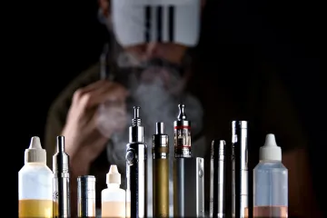 Sve više oboljenja i smrtnih slučajeva zbog e-cigareta: 'Problem su tekućine iz kućne radinosti!'