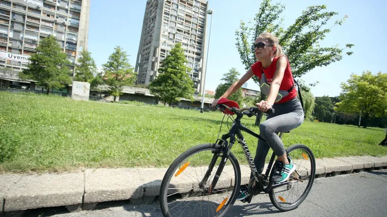 Imate bicikl? Možete besplatno u muzej, a u nekim zemljama dodatno bi vam platili za dolazak na posao