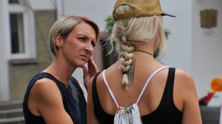 Psihologinja otkriva kako pristojno reagirati kada netko "zabada nos" gdje mu nije mjesto