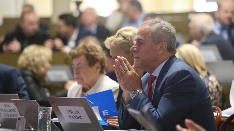 Bandić po ministrici: 'To &scaron;to Divjak ne razumije, to je problem premijera koji je i drži, a ne moj'