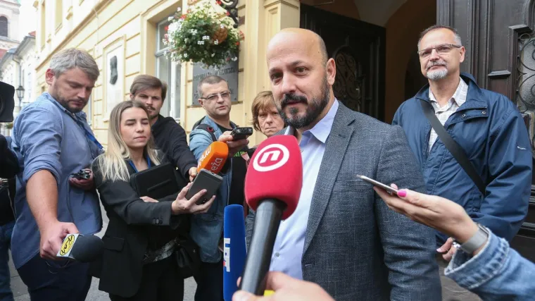 Slikoviti Maras: 'HDZ i Bandić trpaju funkcije kao &scaron;to je Dinamo Trpao golove Atalanti'