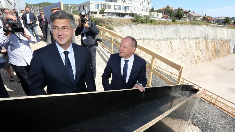 Počela gradnja nove riječke bolnice od 875 milijuna kuna: Plenković položio kamen temeljac