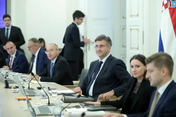 ' Odbačen prijedlog za pokretanje pitanja povjerenja ministru Kujundžiću'