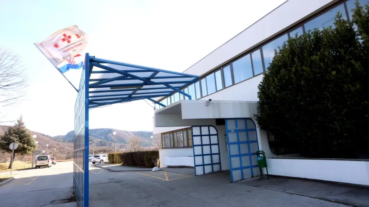 Prva žrtva veledrogerija: Zbog dugova za lijekove ovrha Općoj bolnici u Kninu