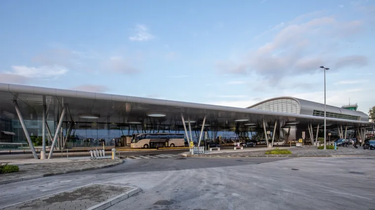 Tisuće turista zapelo u Hrvatskoj: 'Moram se vratiti na posao, a uopće ne znam kamo letimo'