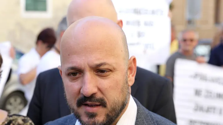 Maras opleo po Grabar- Kitarović: 'Predsjednica se u SAD-u tuče, malo boksa, malo pjeva'