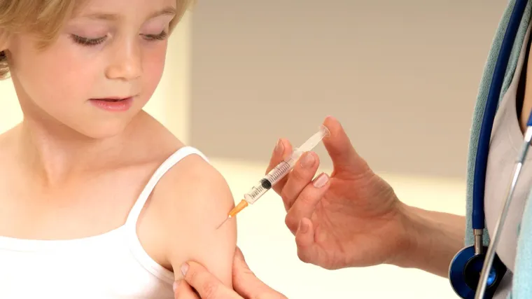 Bez suza i panike: Pet načina kako možete pomoći djetetu da prebrodi strah od cijepljenja