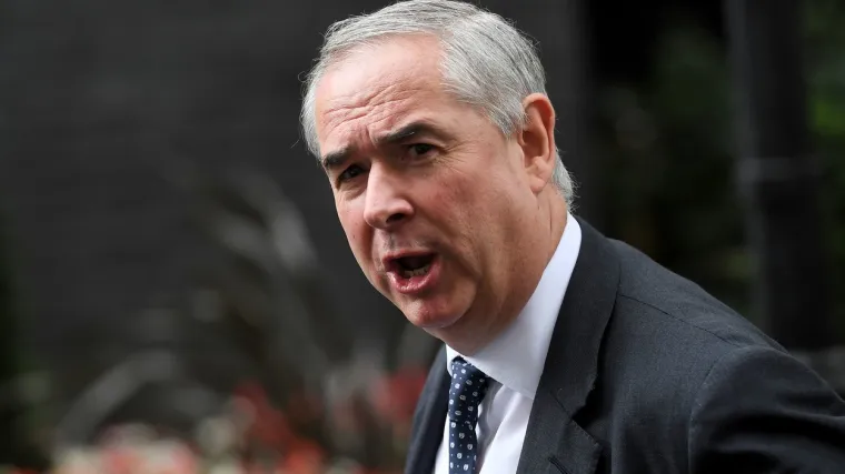 'Britanski parlament je mrtav'