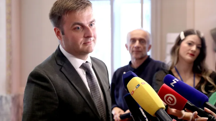 Ćorić: 'Za&scaron;to bih 'utopio' premijera Plenkovića? Za&scaron;to bi mu odgovor od rečenice i pol &scaron;tetio?