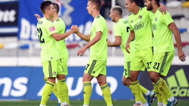 Dinamovci poslu&scaron;ali Bjelicu pa se 'ispucali' na Lokomotivi: Plavi pu&scaron;u za vrat Hajduku