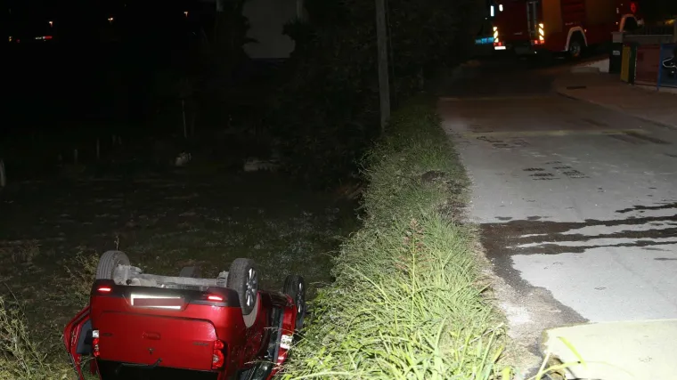 Tragedija u Splitu: Automobil sletio s kolnika i prevrnuo se, jedna osoba preminula
