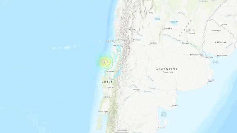 Svjetiljke se ljuljaju, a ljudi se pona&scaron;aju kao da se ni&scaron;ta ne događa