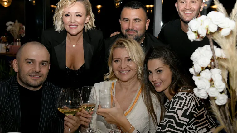 Ne viđamo ih često: Pogledajte kako danas izgledaju Belma, Elena i Jelena&hellip; Na tulumu se pojavila i najzgodnija Hrvatica